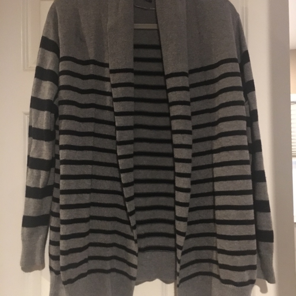 Xl grey sweater with black stripe